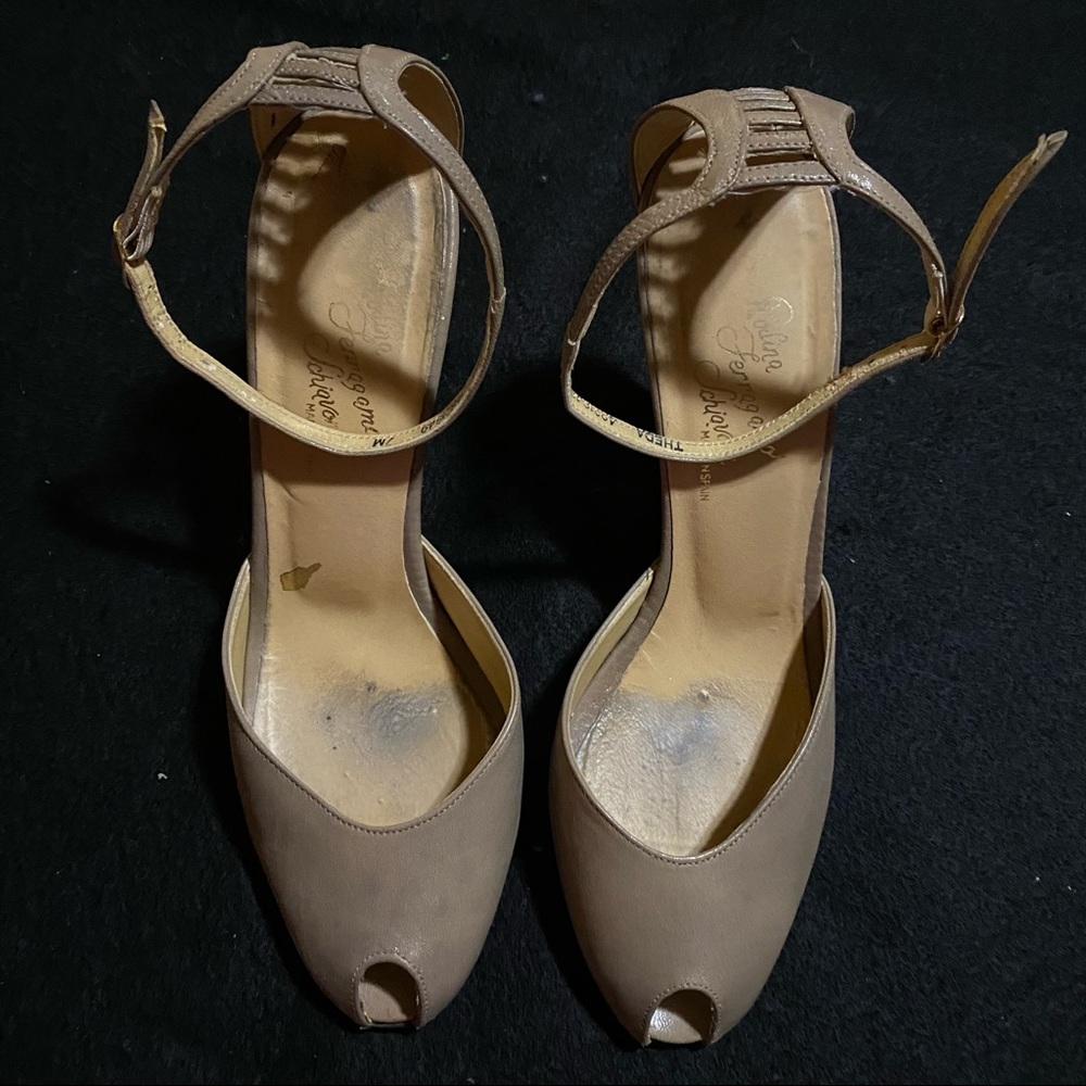 Vintage Rodina Ferragamo taupe leather peep toe 7M